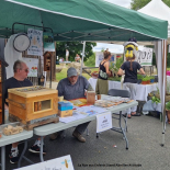 La_Rue_aux_Enfants__Stand_Abeilles_Attitude_1